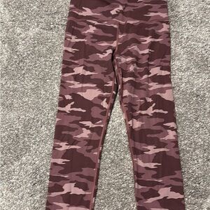 Athleta women’s MT Camo Print leggings